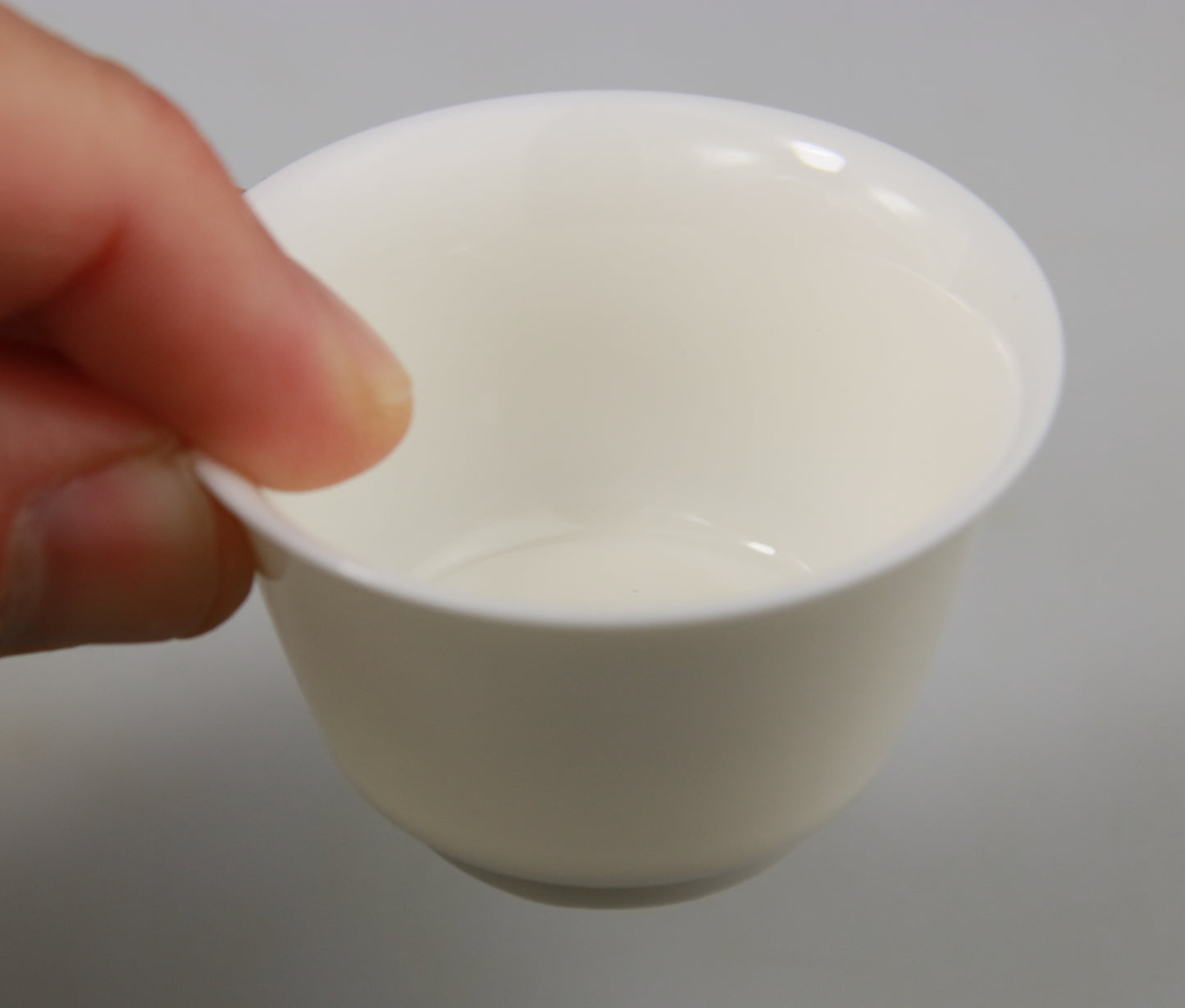 Paire de coupes en porcelaine de Dehua