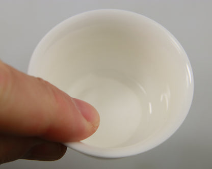 Paire de coupes en porcelaine de Dehua