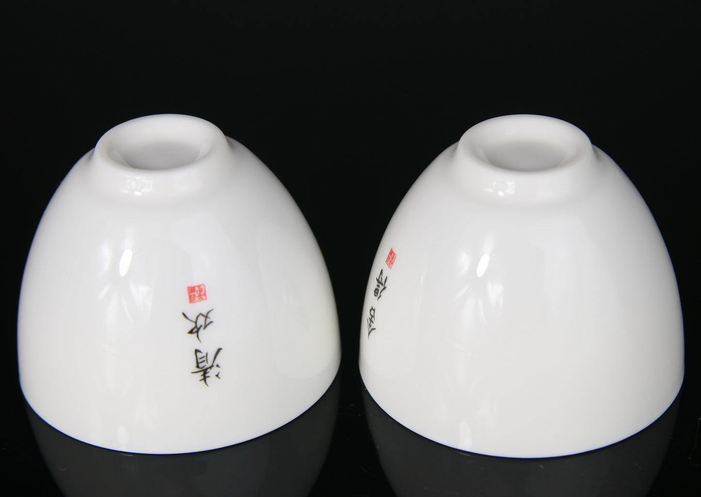 Paire de coupes en porcelaine Blanche Marque - Forme Demi Oeuf