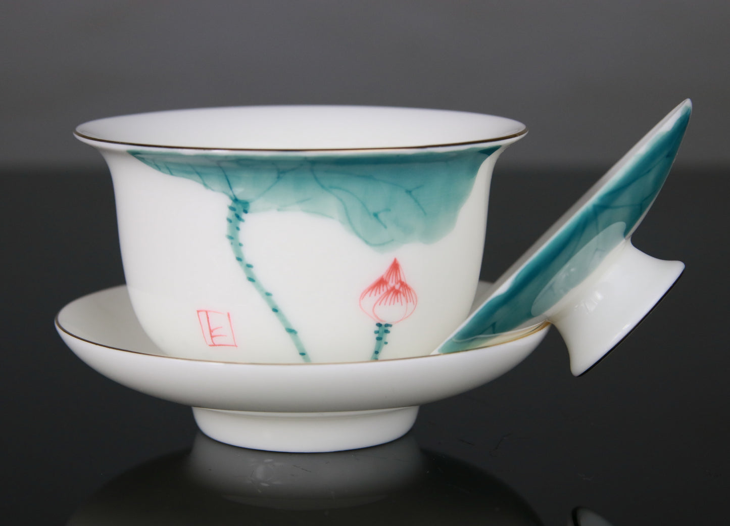 Gaiwan en Porcelaine Peinte Lotus Dorure - 140 mL