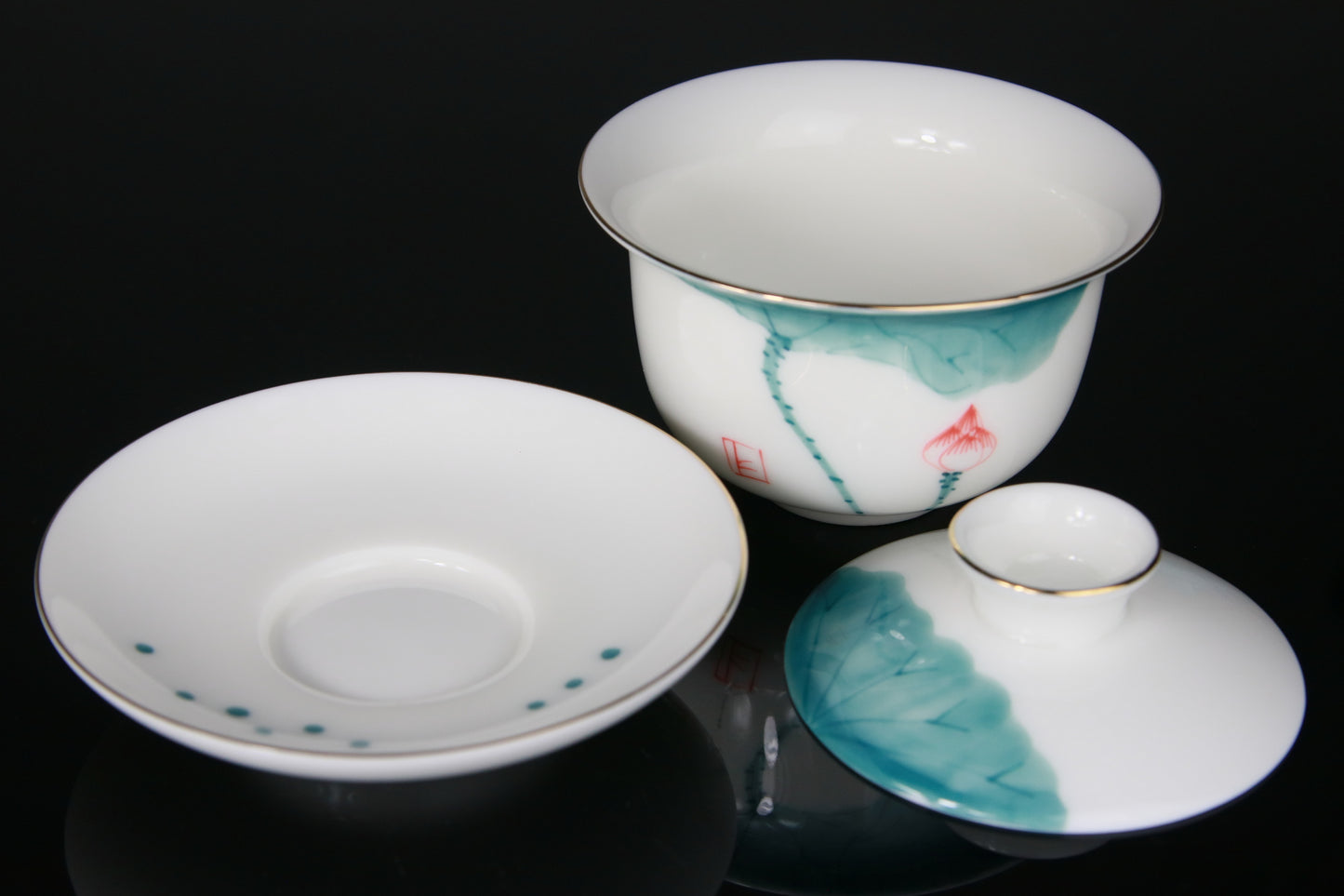 Gaiwan en Porcelaine Peinte Lotus Dorure - 140 mL
